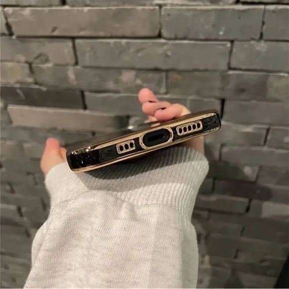 ❤️"Premium iPhone Case with Heart-Shaped Ring Holder"❤️ - Picture 5 of 5